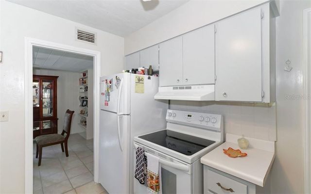 2141 SUNNYSIDE LANE, Sarasota, FL 34239