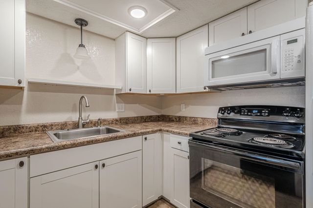 2150 College Pl Apt 22, Grand Junction, CO 81501