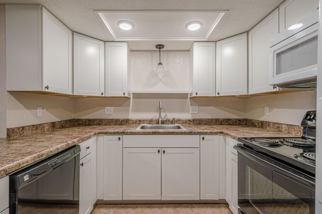 2150 College Pl Apt 22, Grand Junction, CO 81501