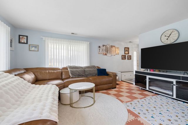 9239 WOODBURY Court, Orland Park, IL 60462