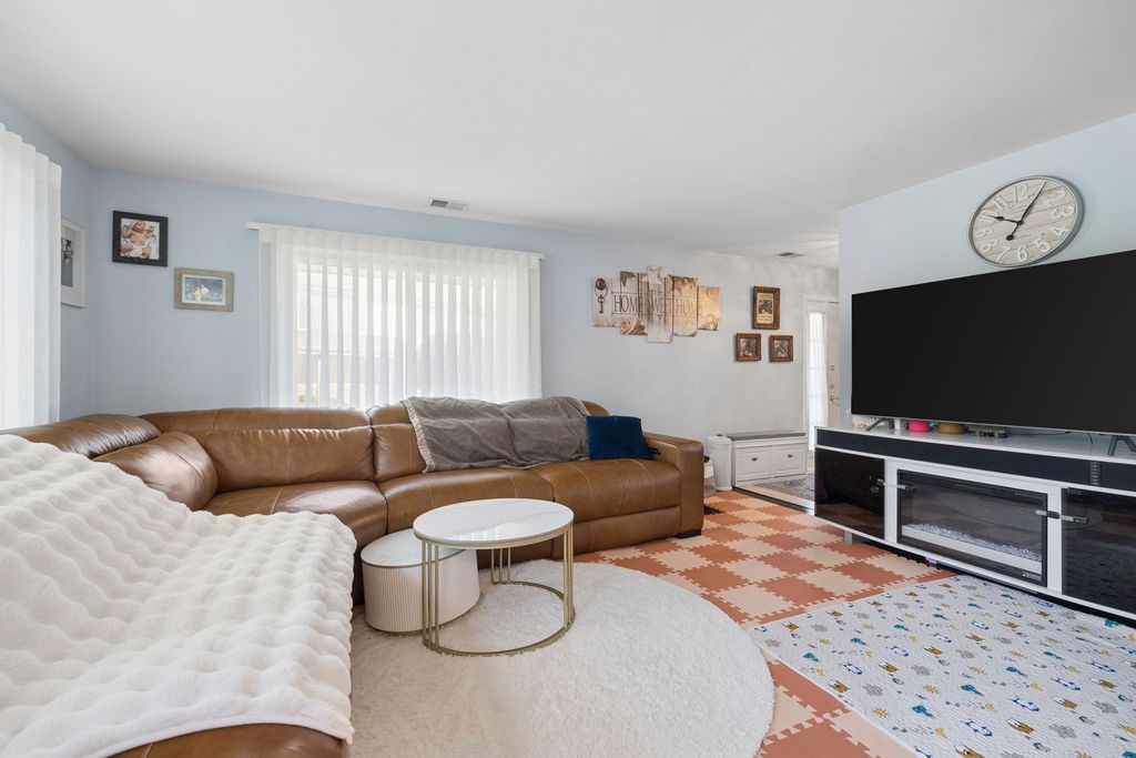 9239 WOODBURY Court, Orland Park, IL 60462 — photo 3