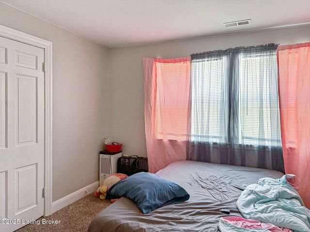 4143 W Market St, Louisville, KY 40212