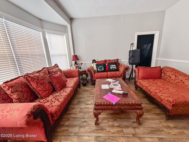 4143 W Market St, Louisville, KY 40212