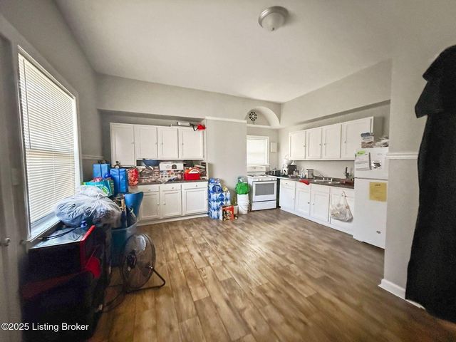 4143 W Market St, Louisville, KY 40212