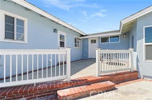 204 S Raymond, Fullerton, CA 92831