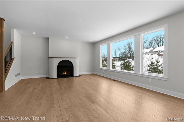 203 Mountain View Lane, Milford Village, MI 48381