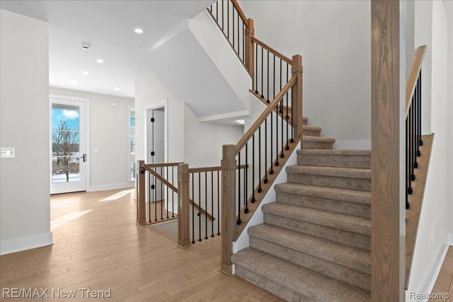 203 Mountain View Lane, Milford Village, MI 48381