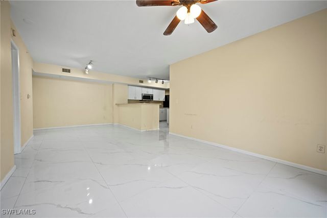 1820 Florida Club CIR 2103, Naples, FL 34112