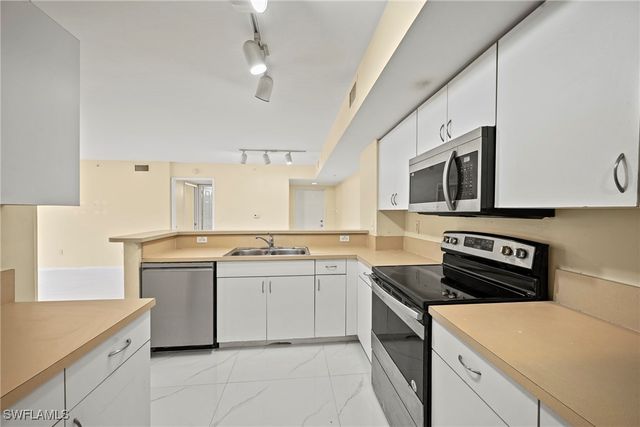 1820 Florida Club CIR 2103, Naples, FL 34112