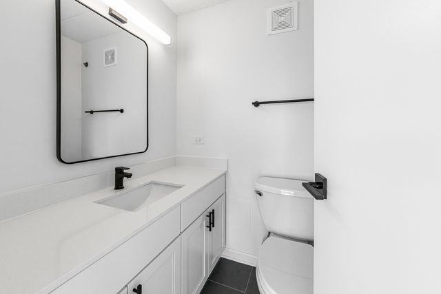 1770 1st Street 501, Highland Park, IL 60035