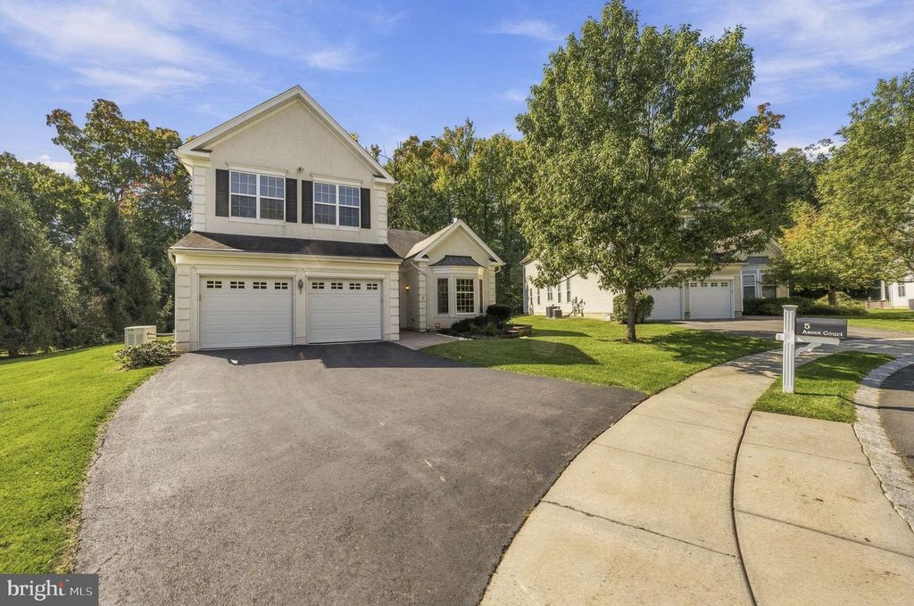 5 ASCOT CT, KENDALL PARK, NJ 08824 — exterior
