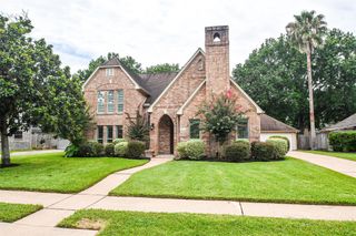 811 Sugarplum Circle, Sugar Land, TX 77498