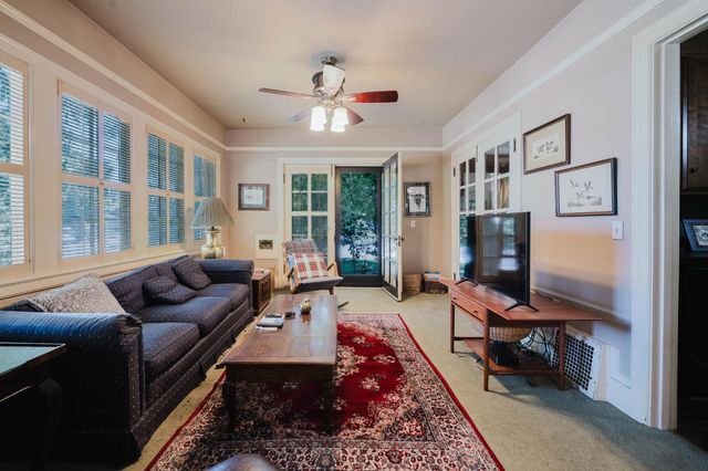 1637 N Hunter St, Stockton, CA 95204