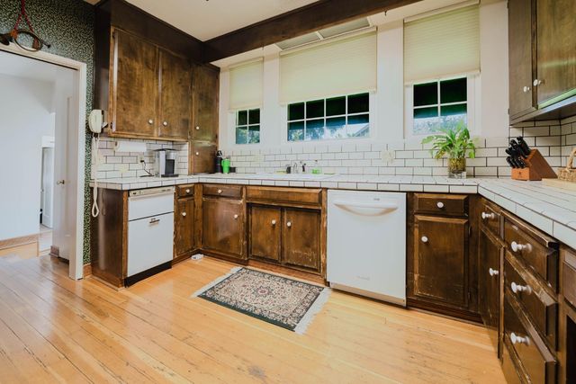 1637 N Hunter St, Stockton, CA 95204