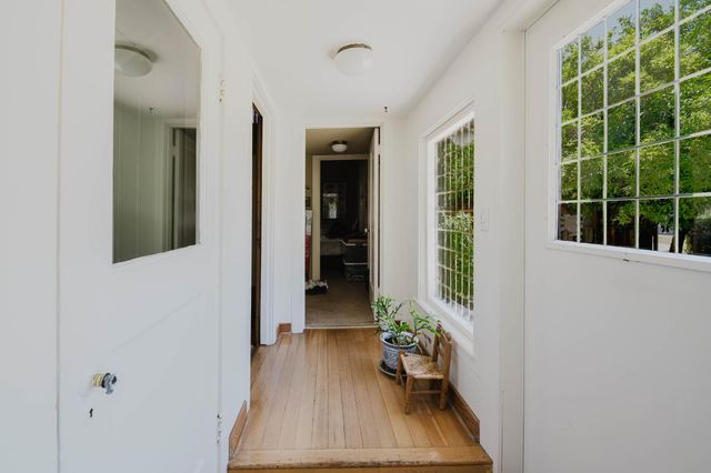 1637 N Hunter St, Stockton, CA 95204