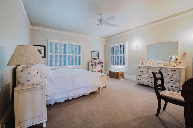 1637 N Hunter St, Stockton, CA 95204