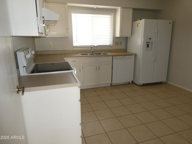 2146 W UTOPIA Road, Phoenix, AZ 85027