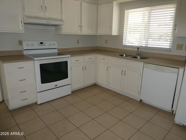 2146 W UTOPIA Road, Phoenix, AZ 85027