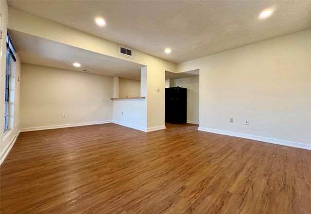 4709 Harmon Ave 419, Austin, TX 78751