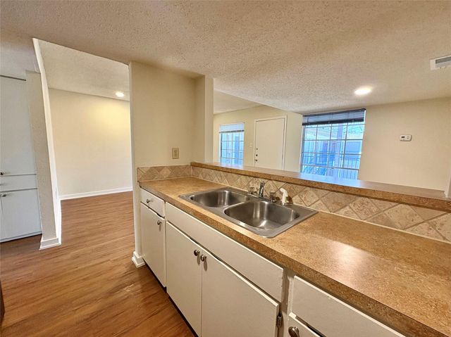 4709 Harmon Ave 419, Austin, TX 78751