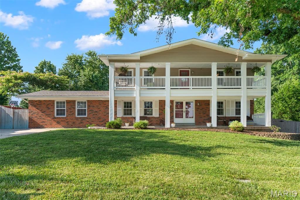 210 Capri Drive, O'fallon, MO 63366