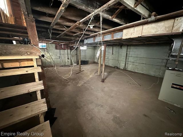 5132 S Inkster Road, Westland, MI 48186