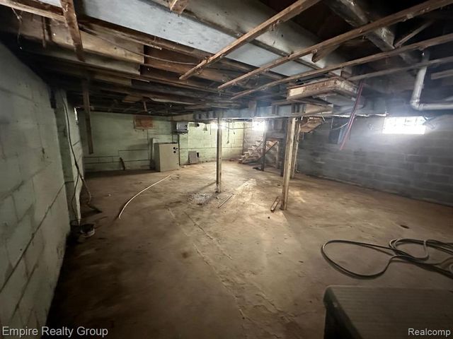 5132 S Inkster Road, Westland, MI 48186