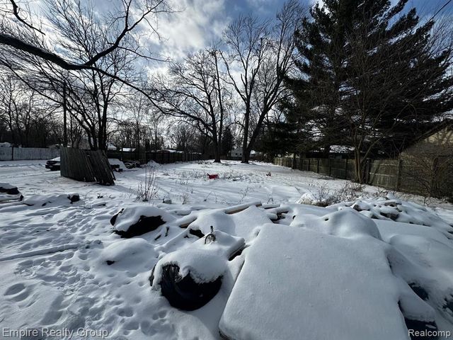 5132 S Inkster Road, Westland, MI 48186