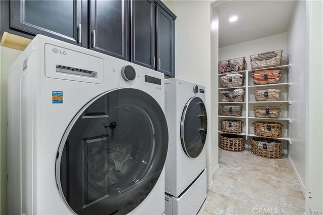 28537 Vista Del Rio, Valencia, CA 91354