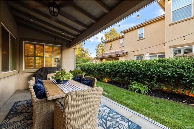 28537 Vista Del Rio, Valencia, CA 91354