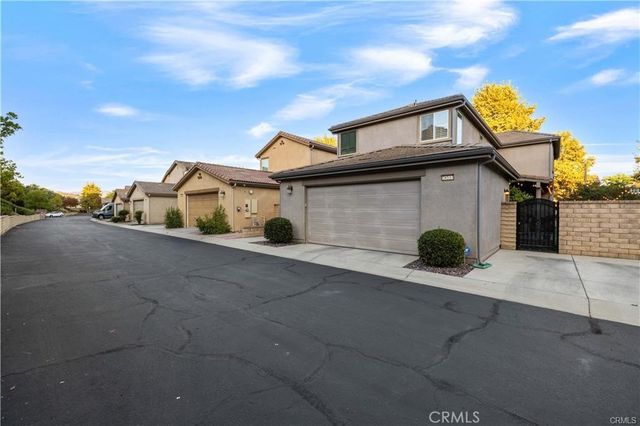 28537 Vista Del Rio, Valencia, CA 91354