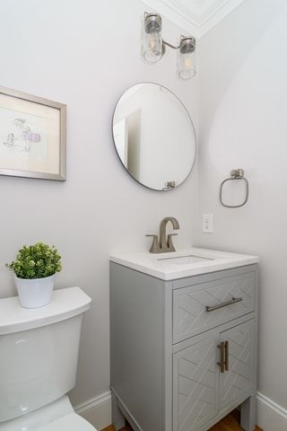 16 Bradford Rd, Natick, MA 01760