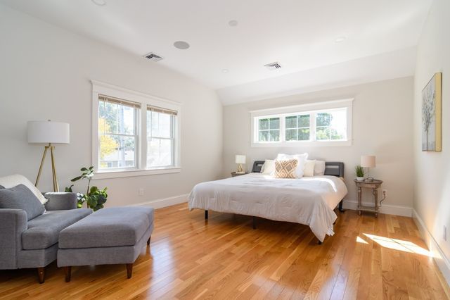16 Bradford Rd, Natick, MA 01760