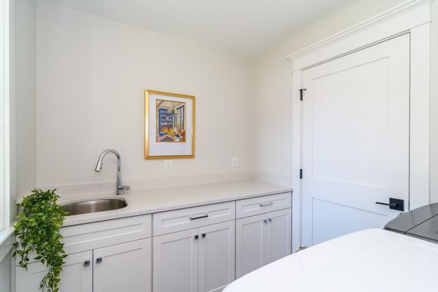 16 Bradford Rd, Natick, MA 01760