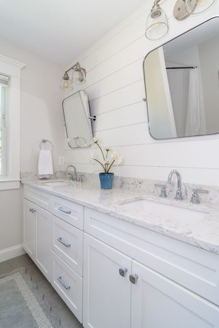 16 Bradford Rd, Natick, MA 01760