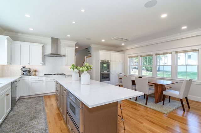 16 Bradford Rd, Natick, MA 01760