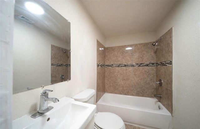 12115 Segrest A Drive, Houston, TX 77047