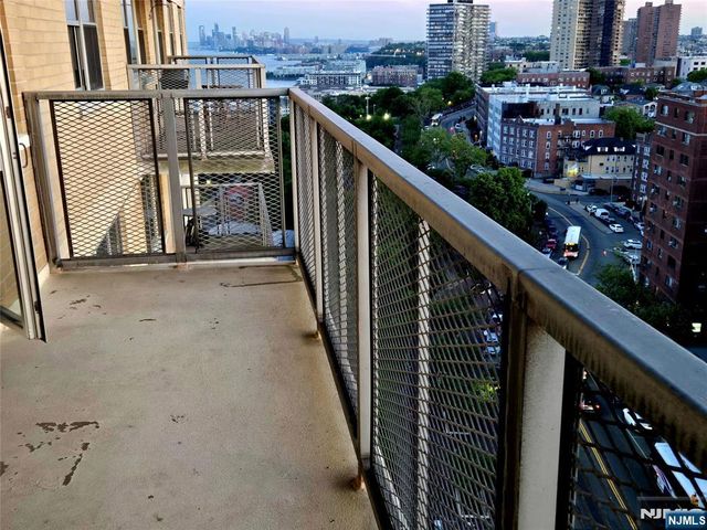 6600 Boulevard E 15F, West New York, NJ 07093