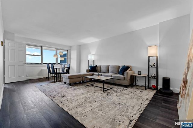 6600 Boulevard E 15F, West New York, NJ 07093