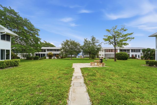 80 Harwood H, Deerfield Beach, FL 33442