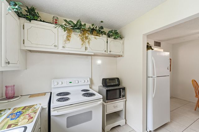 80 Harwood H, Deerfield Beach, FL 33442