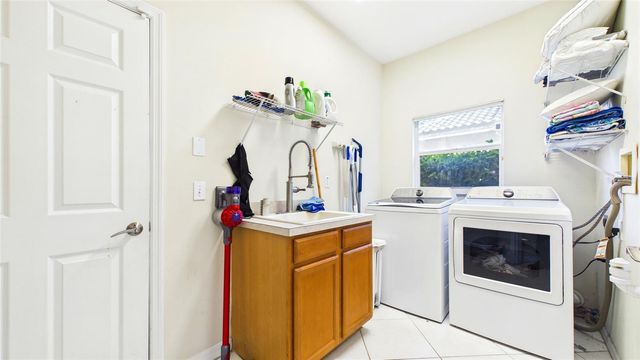 2215 CLARINE WAY N, Dunedin, FL 34698