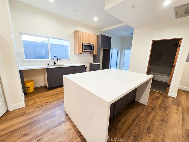 1816 3 S Hauser Boulevard, Los Angeles, CA 90019