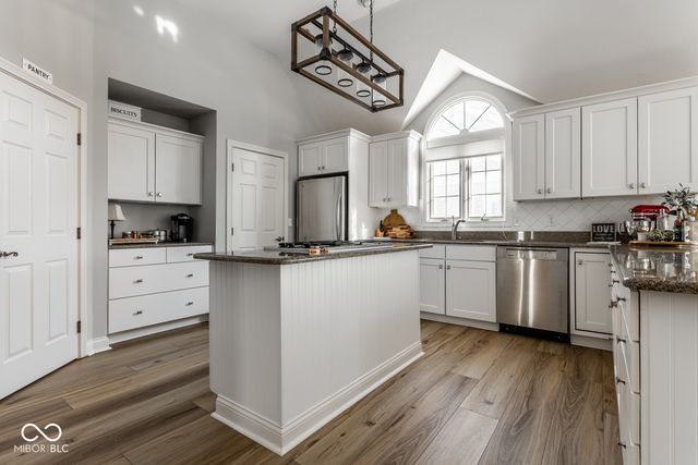 7191 Pymbroke Circle, Fishers, IN 46038