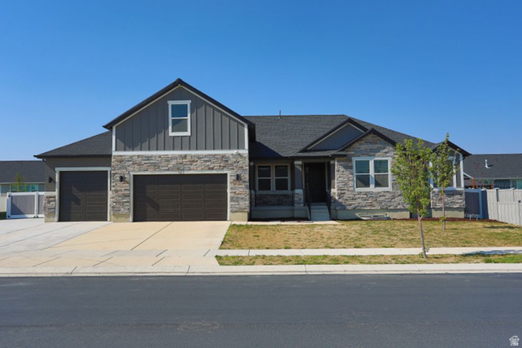 127 E CRANER PEAK DR, Eagle Mountain, UT 84005 — exterior