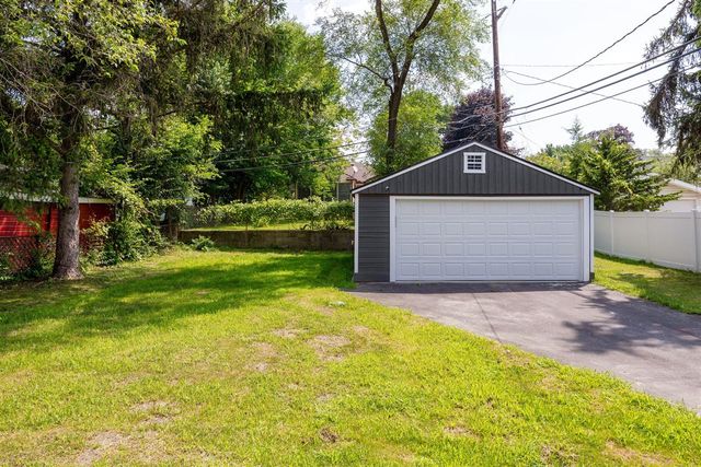 9528 Grayfield Avenue, Redford, MI 48239