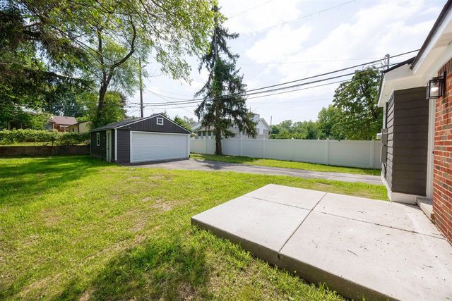 9528 Grayfield Avenue, Redford, MI 48239