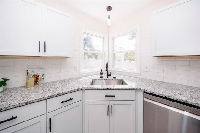 9528 Grayfield Avenue, Redford, MI 48239