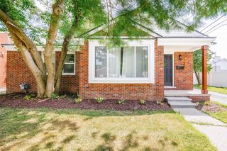 9528 Grayfield Avenue, Redford, MI 48239