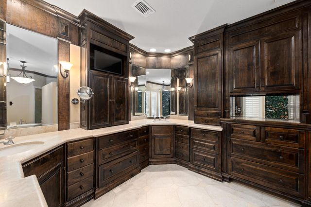 8807 Chelmsford Lane, Spring, TX 77379